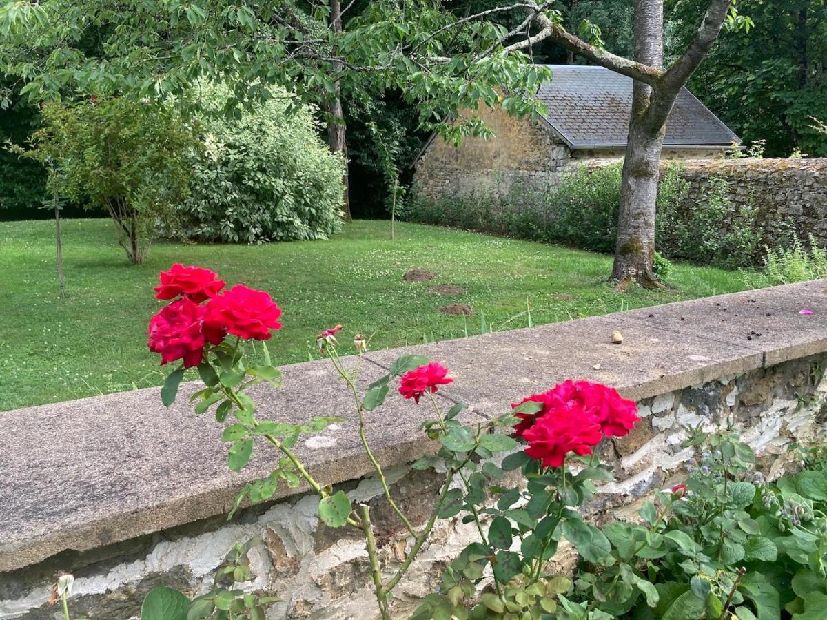 Loué Le Poulailler Bed & Breakfast エクステリア 写真