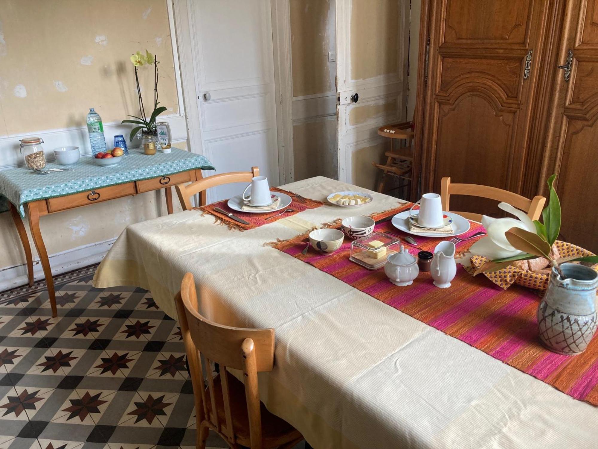 Loué Le Poulailler Bed & Breakfast エクステリア 写真