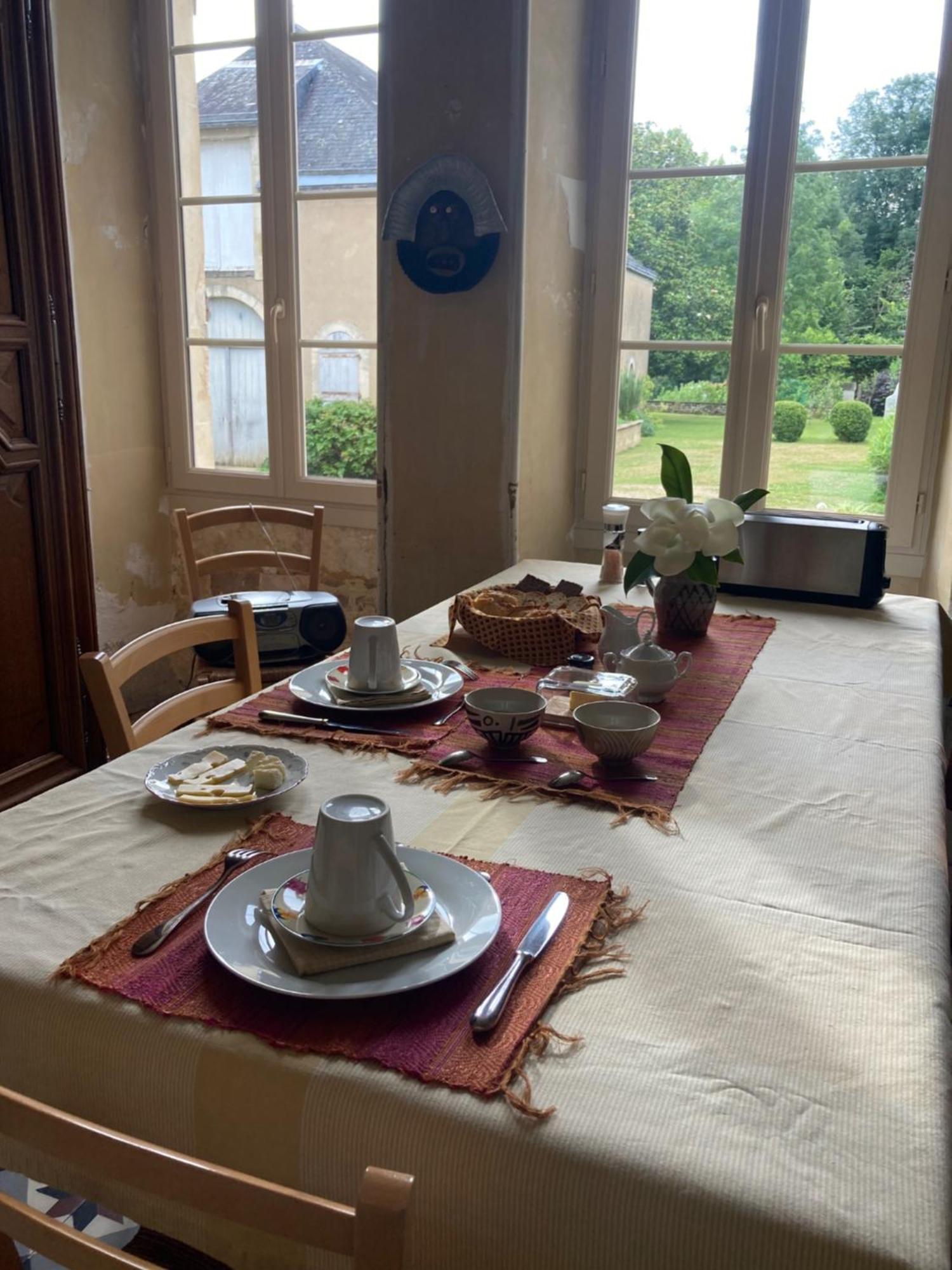 Loué Le Poulailler Bed & Breakfast エクステリア 写真