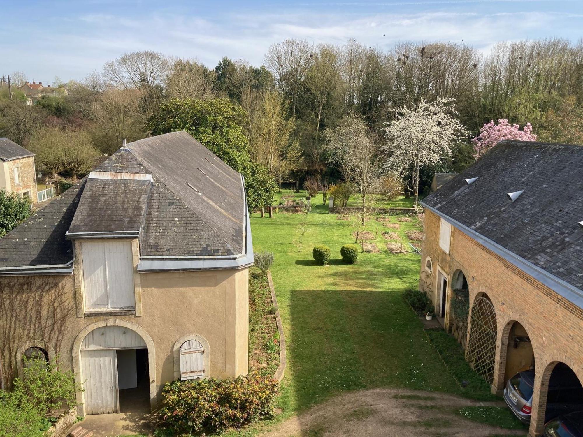 Loué Le Poulailler Bed & Breakfast エクステリア 写真